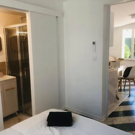 بيت للعطل Maisonnette Climatisee Refaite A Neuf Avec Parking A 300m De La Le Grau-dʼAgde