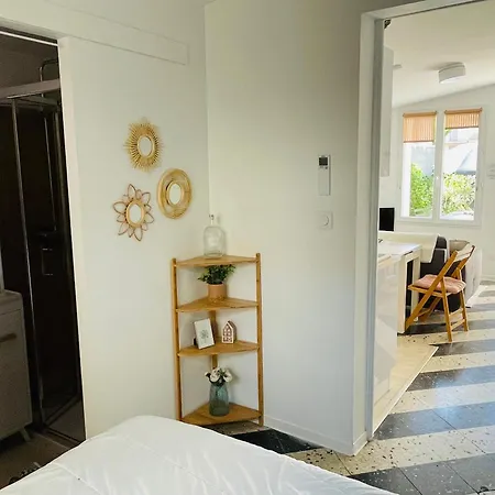 بيت للعطل Maisonnette Climatisee Refaite A Neuf Avec Parking A 300m De La