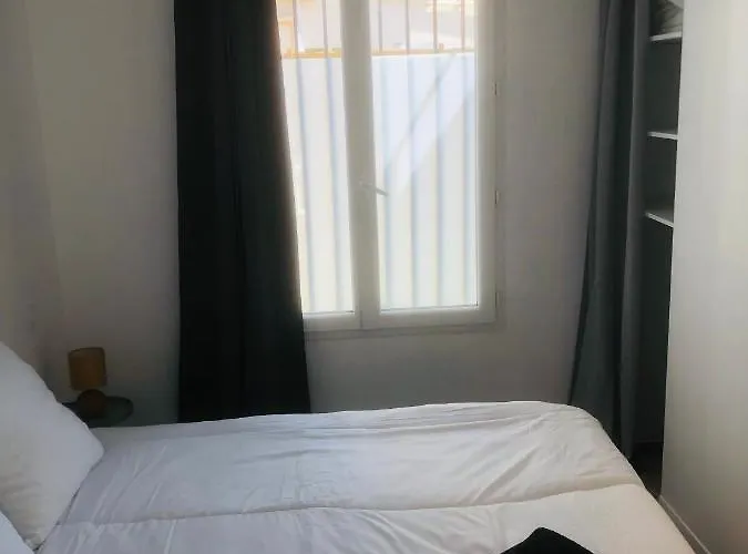 Дом отдыха Maisonnette Climatisee Refaite A Neuf Avec Parking A 300m De La *