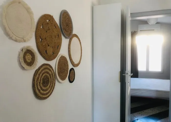 Maisonnette Climatisee Refaite A Neuf Avec Parking A 300m De La Ле-Гро-д'Агд